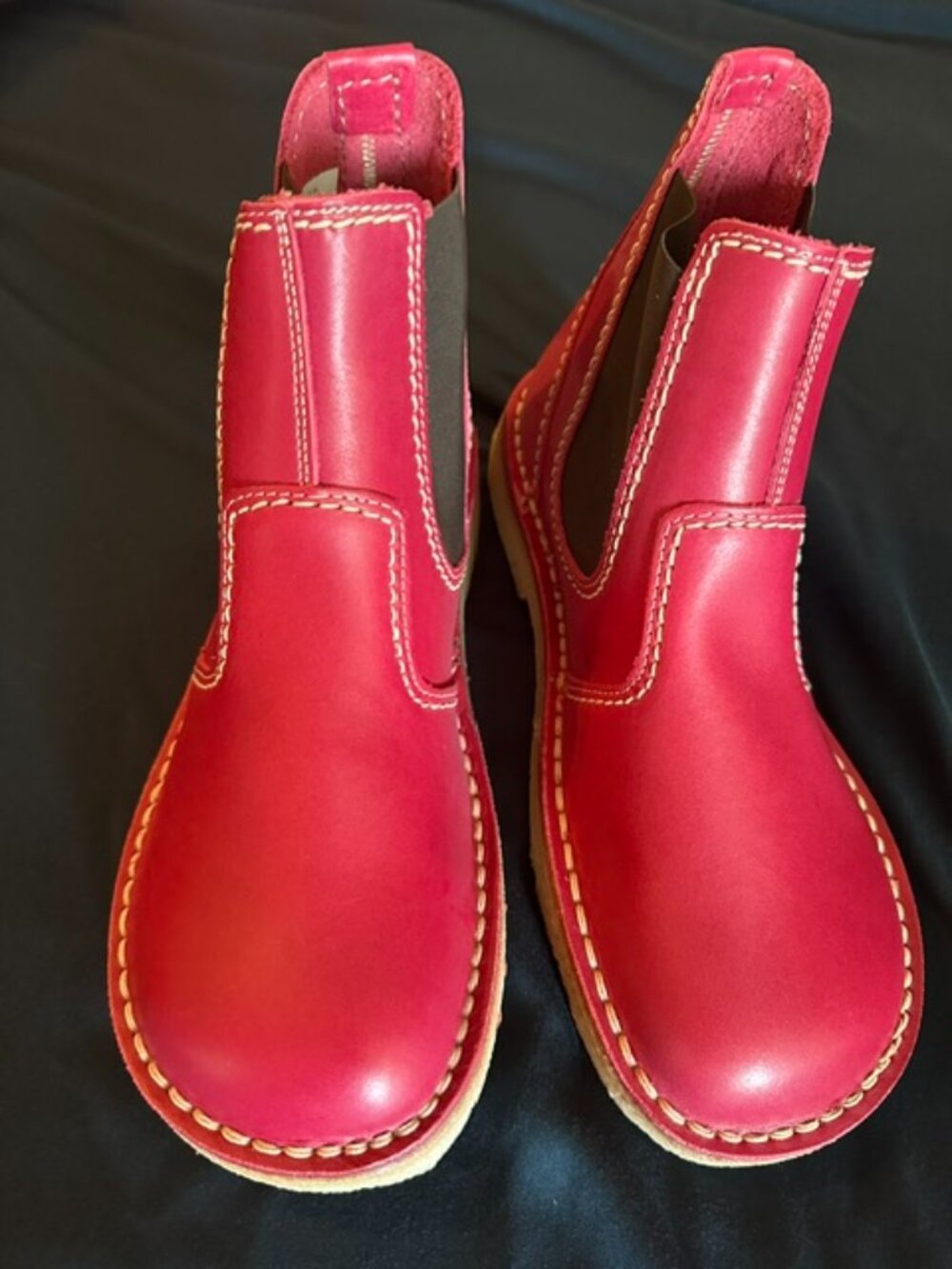 Brand New Duckfeet Roskilde in Pink- limited edition, Size 41